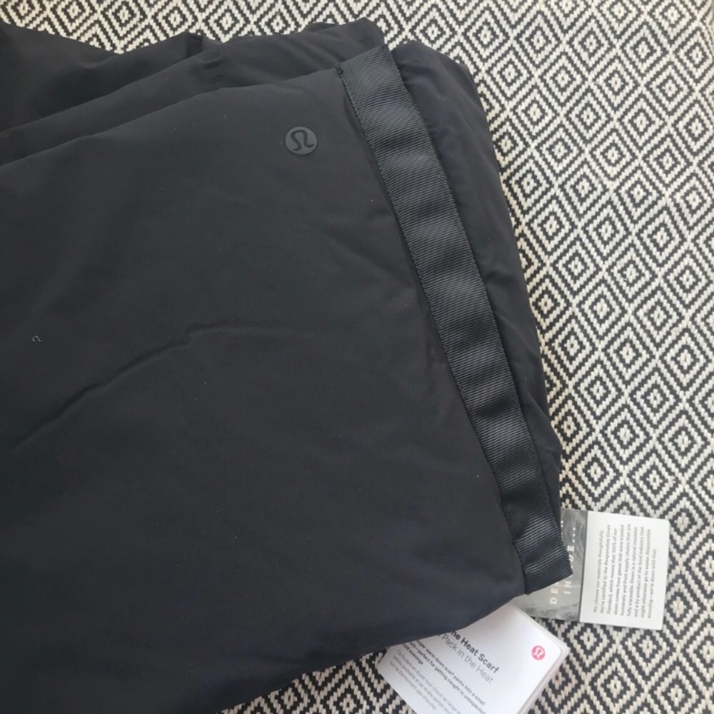 Lululemon Pack In the Heat Packable Down Scarf - Picture 4 of 5